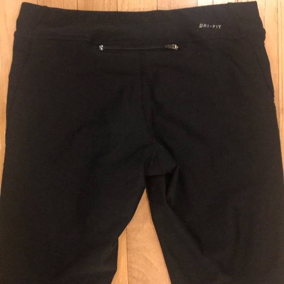 Nike dri fit 3/4 Black leggings - Picture 3 of 3